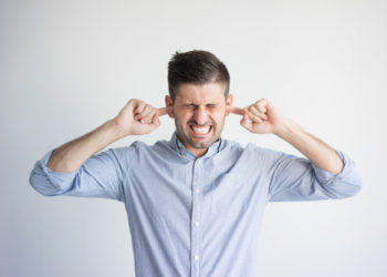 ¿Qué hacer cuando convives con unos vecinos molestos?